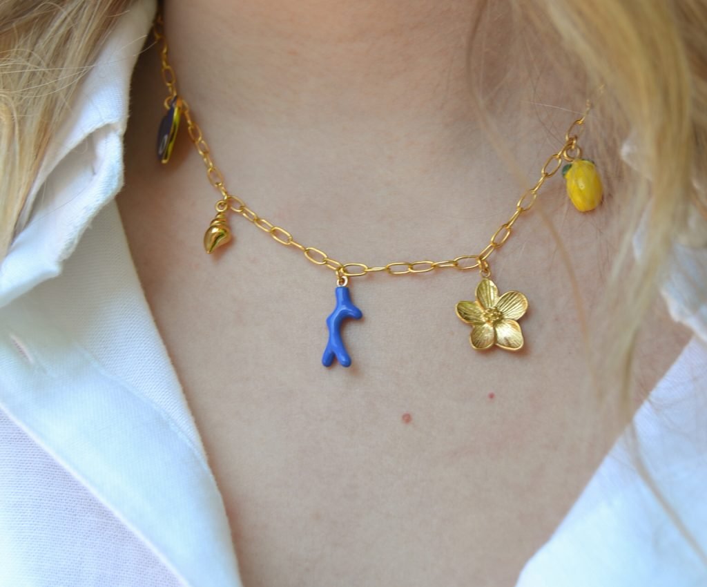 collier_charms_porté-05 collier_charms_porté-05